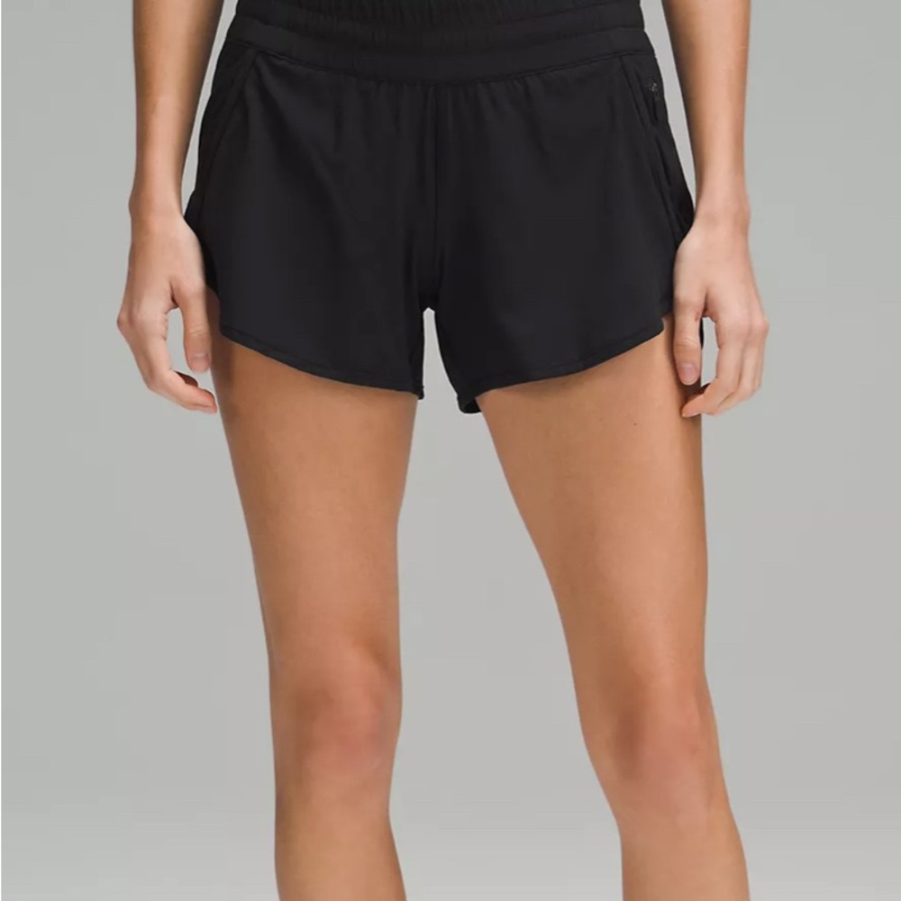 Lululemon | Tracker Low-Rise Lined Short 4"